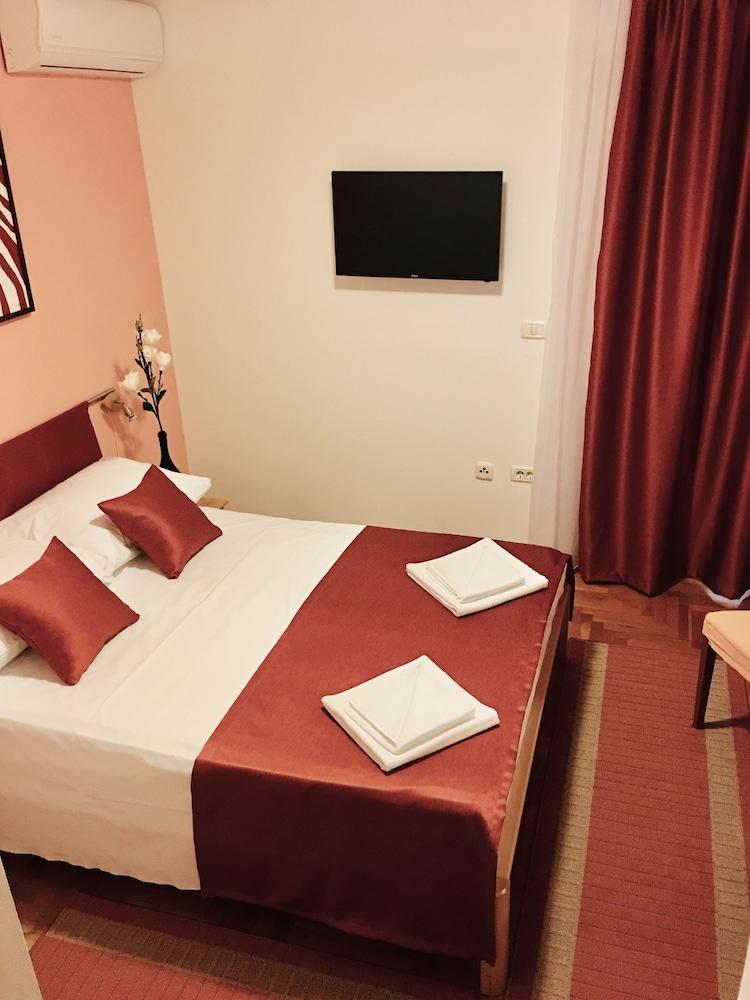 بانوليجا ريزيدنس غرفة