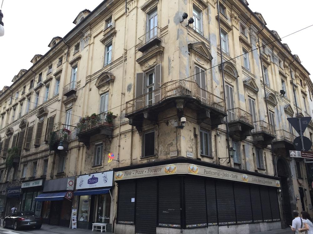 بي آند بي تورينو تريه شيك المنطقة الخارجية