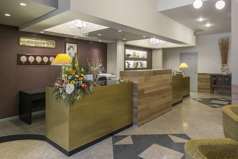 هوتل فالكو د اورو باي فالكو دياورو هوتلز منطقة الاستقبال