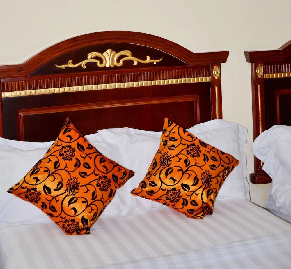 Executive Inn Room