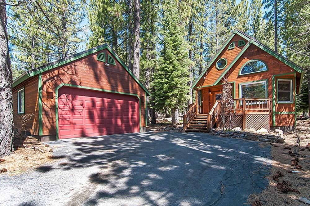 Oslo's Hideaway by Tahoe Mountain Properties Featured Image
