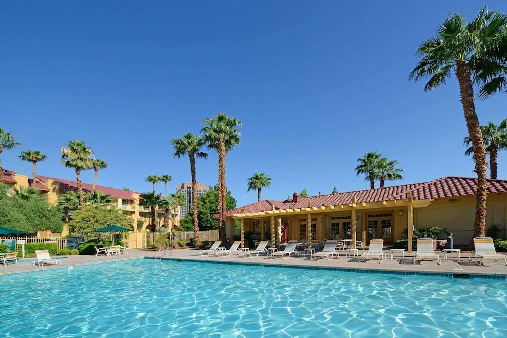 لا كينتا إن آند سويتس باي ويندام لاس فيجاس أيربورت إن كونف. زحليقة مائية