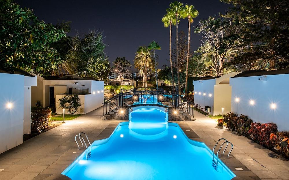 بنجالوز كورديال بياريتس زحليقة مائية