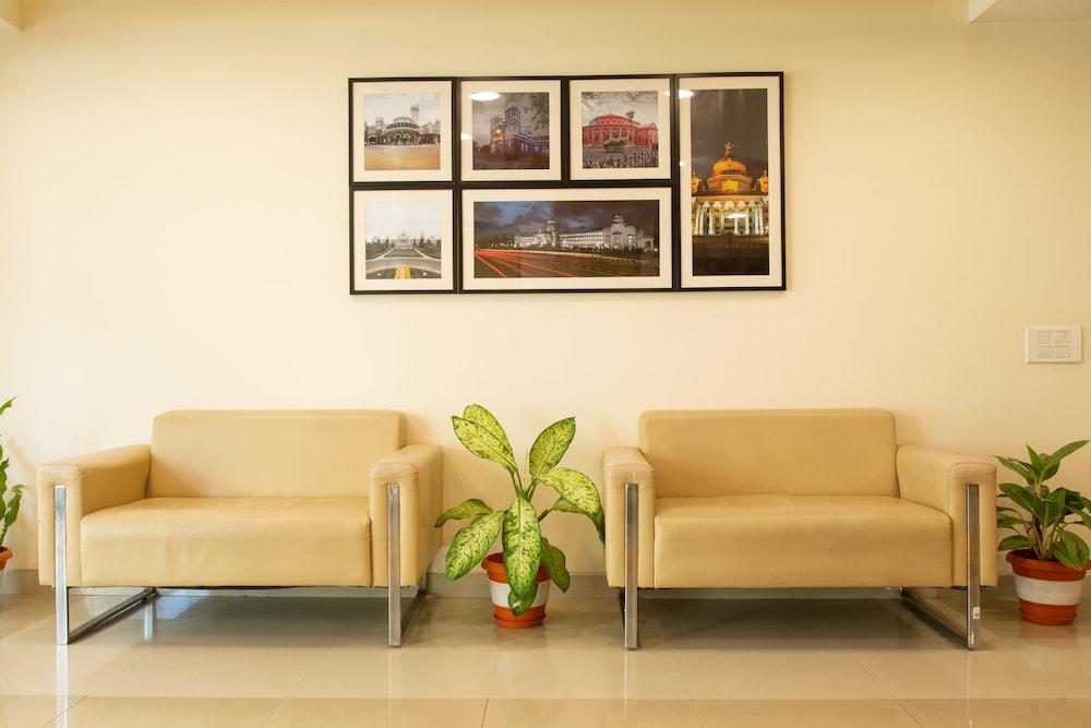 Ginger Vapi Lobby Sitting Area