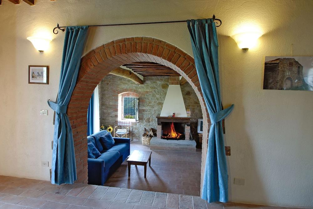 Chianti View Interior