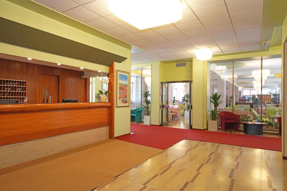 بايك هوتل لا بيرلا الفندق من الداخل