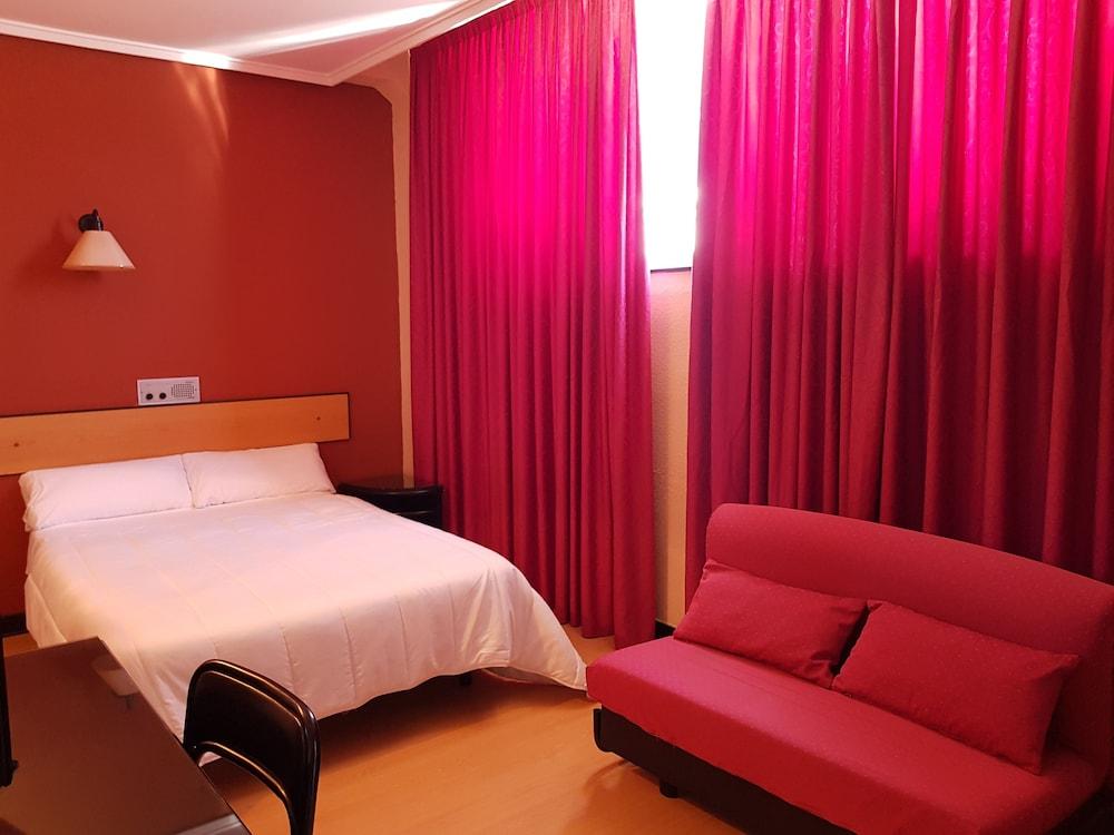 Hotel Faranda Express Torrelavega Room