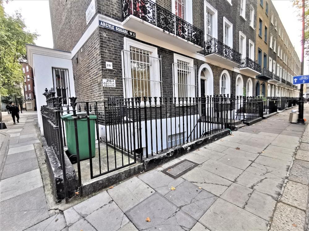 سبيشوس دبل روم ويذ أون سويت - 2 بي المنطقة الخارجية