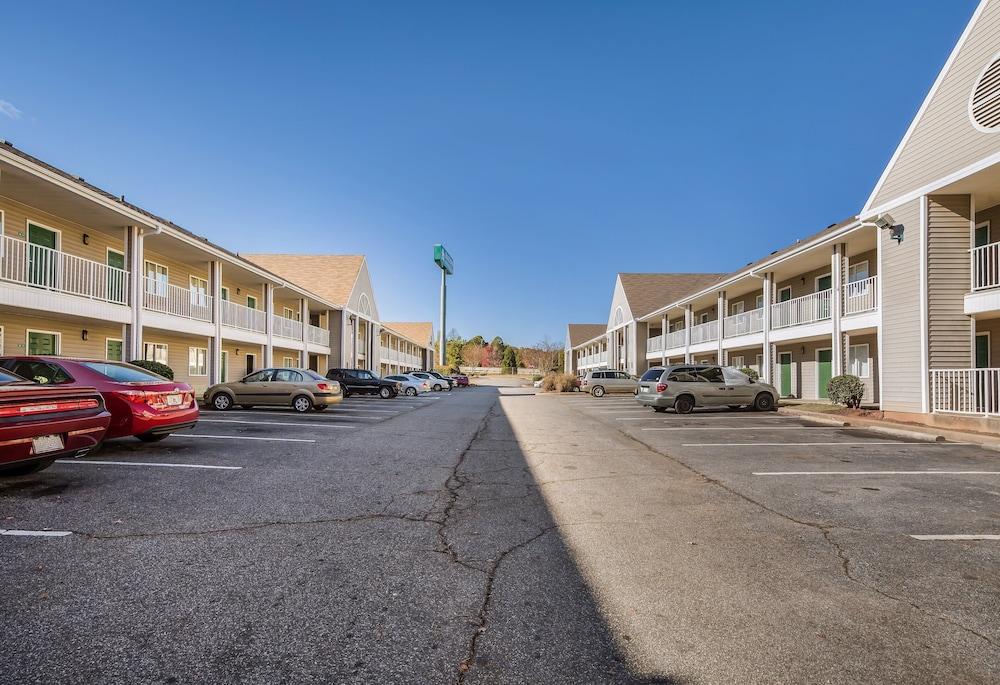 هوم تاون ستوديوز باي رد روف سبارتانبرج - آشفيل هايواي المنطقة الخارجية