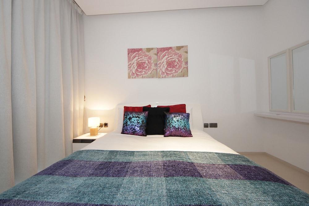 Piks Key - West Avenue Room