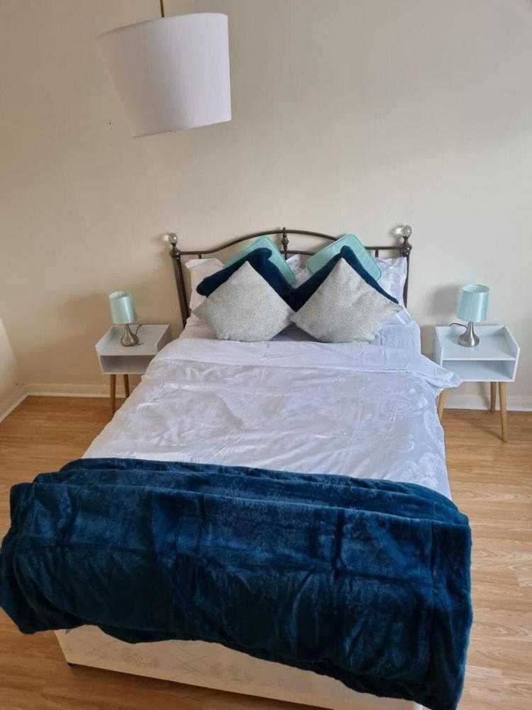 Captivating 2-bed Apartment in Belvedere Room