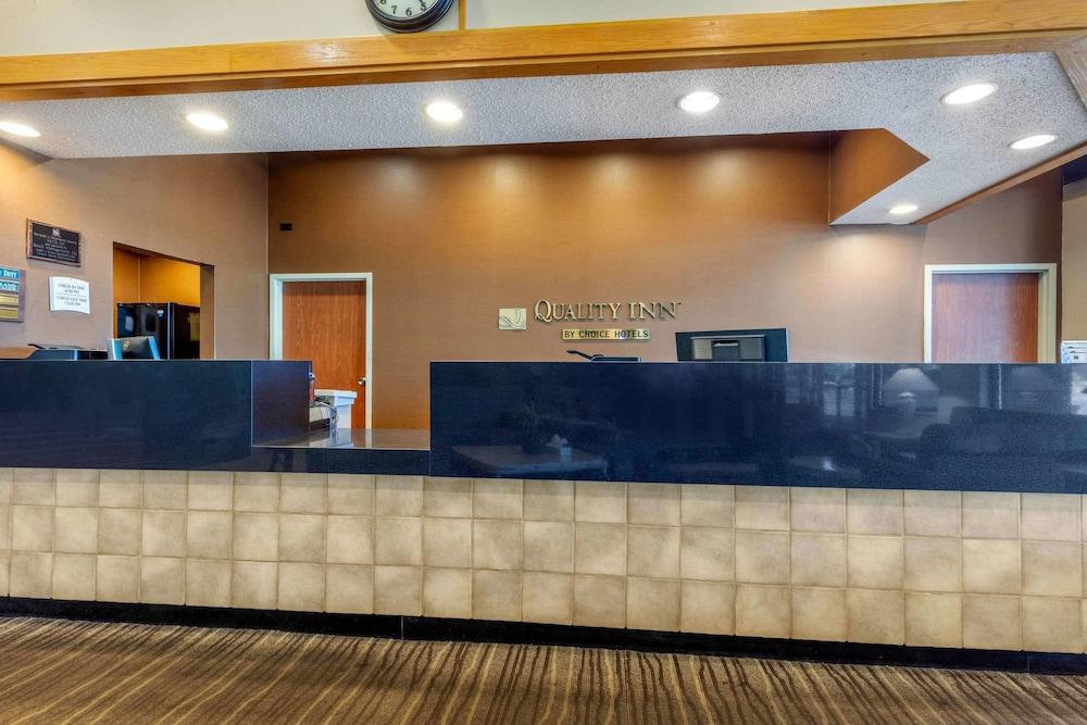 Quality Inn Exit 4 Lobby