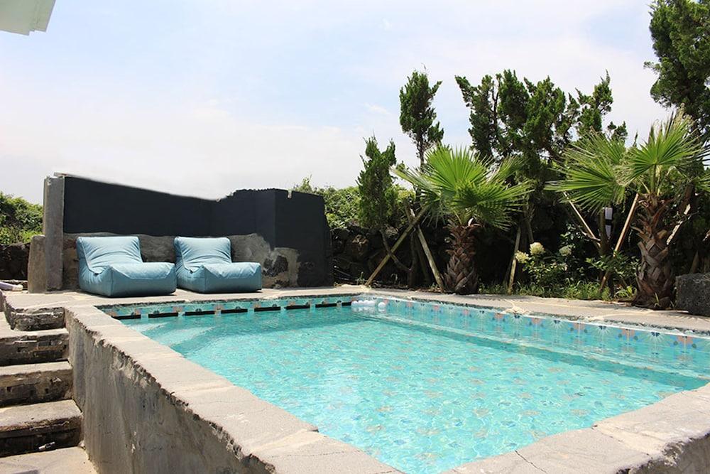Void Outdoor Pool