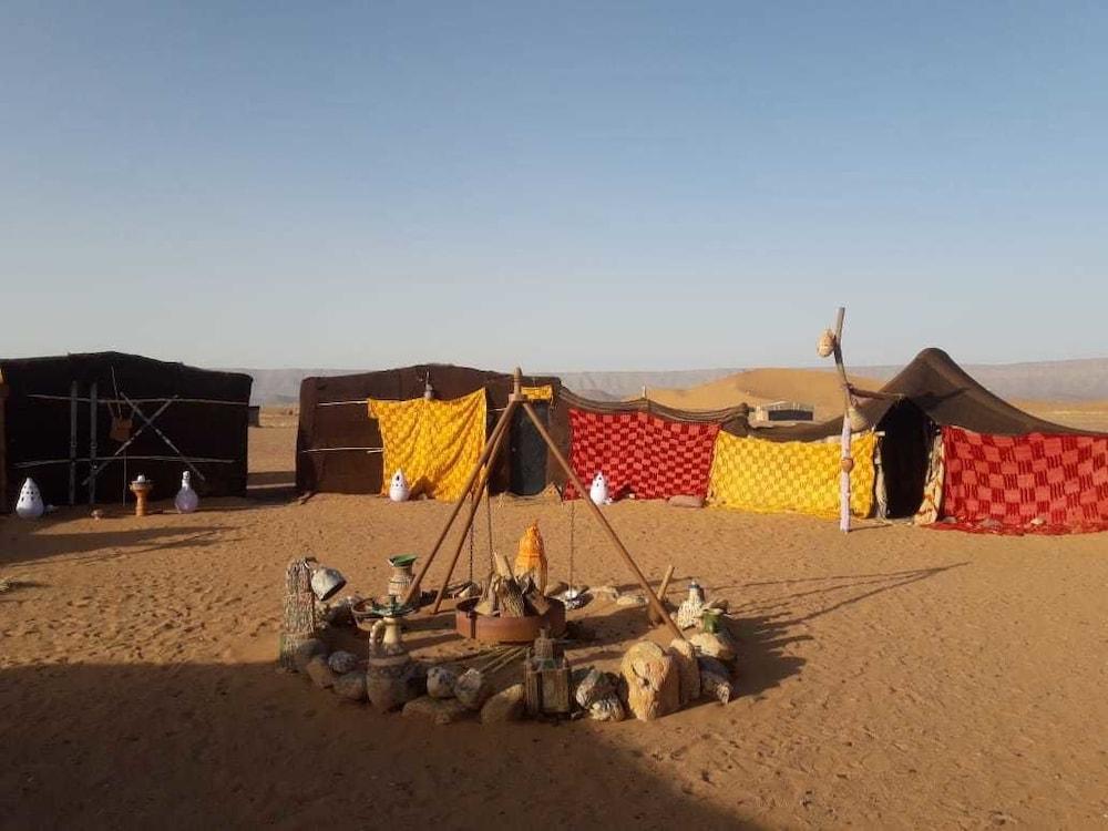 Bivouac Les Dunes De Tinfou