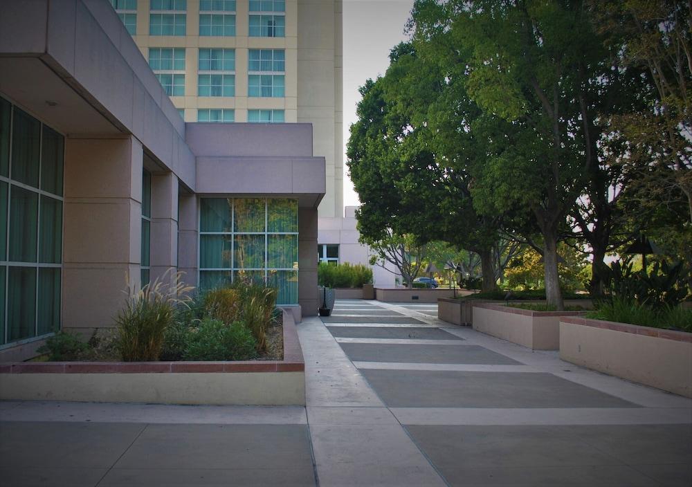 هيلتون لوس أنجلوس نورث/جليندال تفاصيل الفندق من الخارج