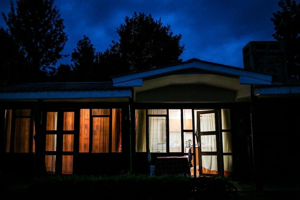 أبيردير كوتيدجز آند فيشينج لودج الشاطئ