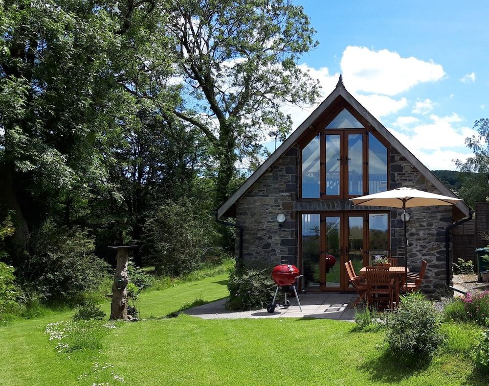 Nant yr Onnen B&B and Ysgubor Holiday Cottage