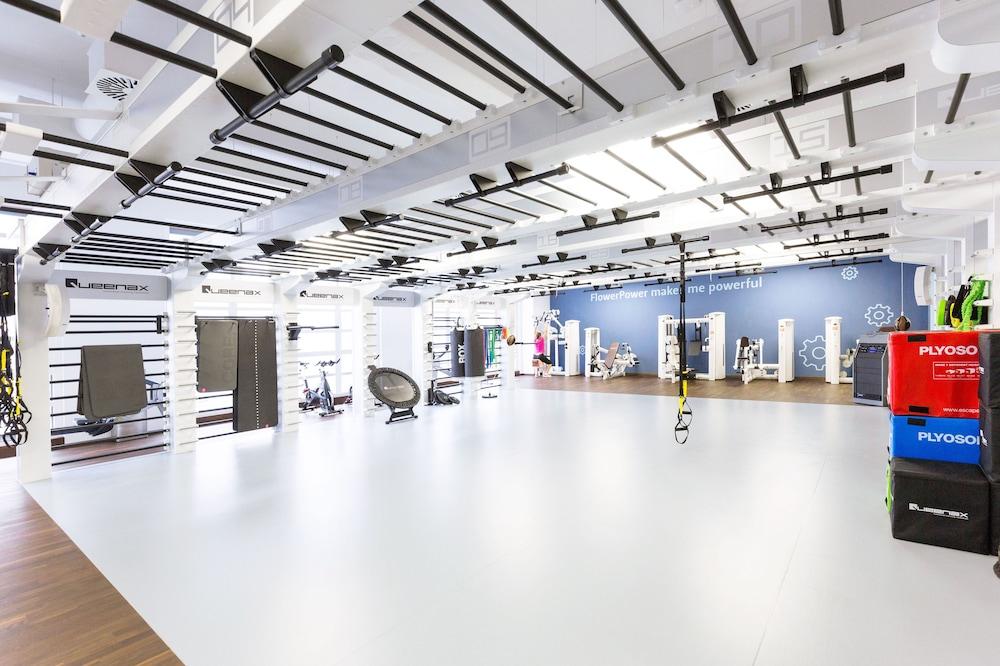 GLANDON Rooms Elite Sports Facility
