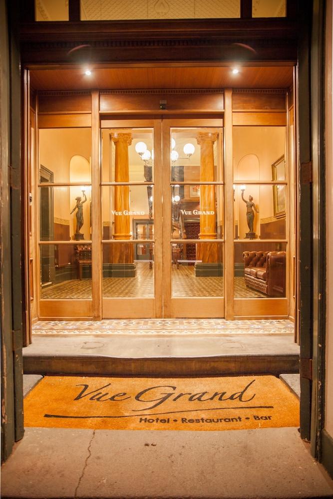 Vue Grand Lobby