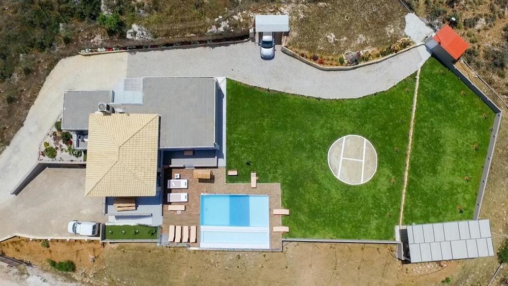 Villa Kedria with a panoramic ocean view Exterior