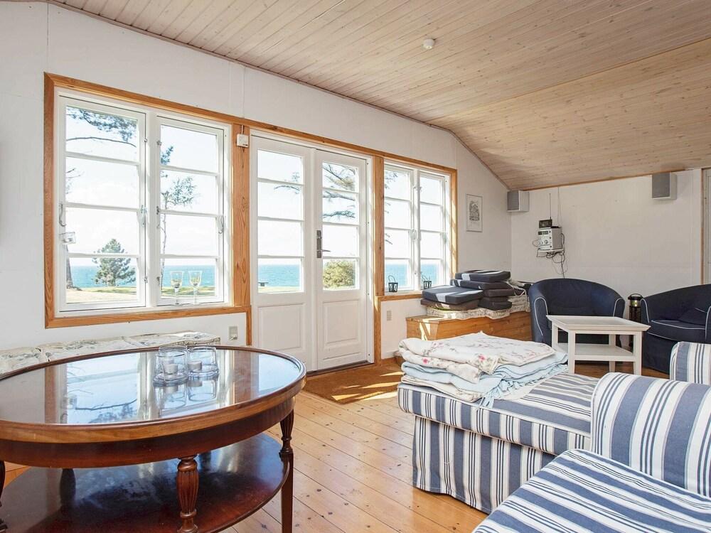 بليزانت هوليداي هوم إن فيريفيجل ويذ بانوراميك سي فيو غرفة معيشة