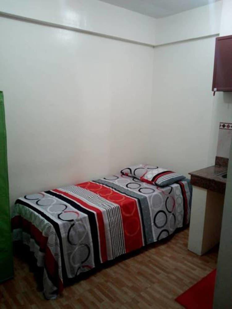 Budget Studio Unit in Makati Room