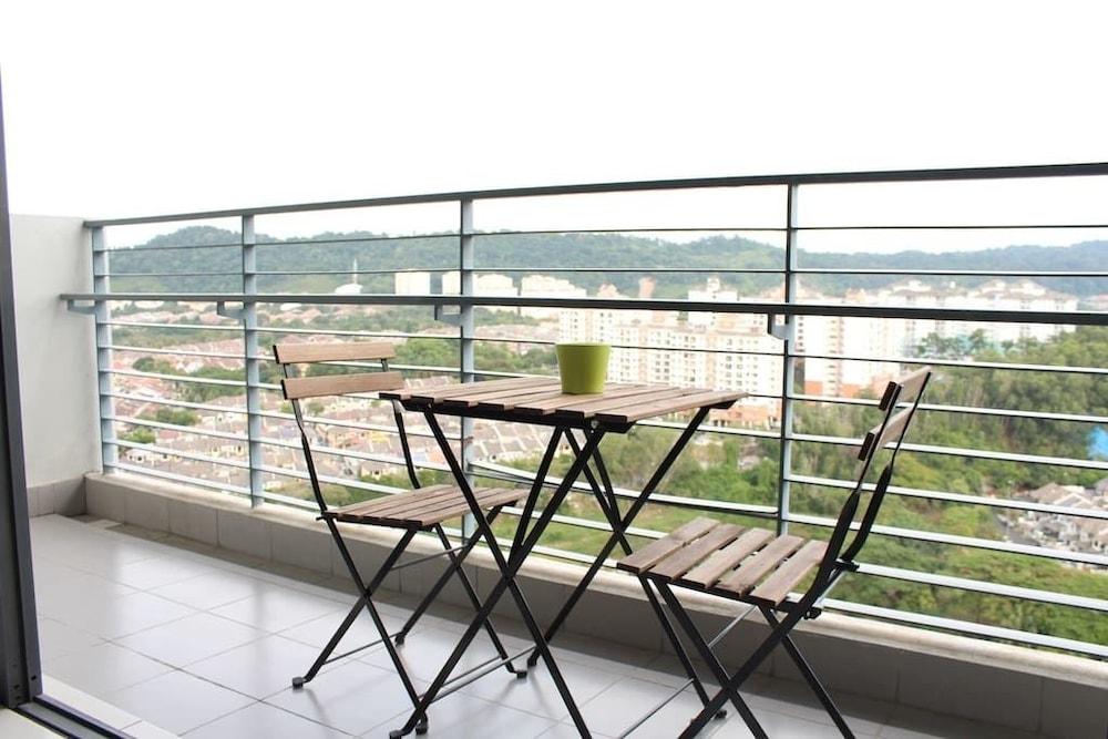Setia Walk by SYNC Balcony