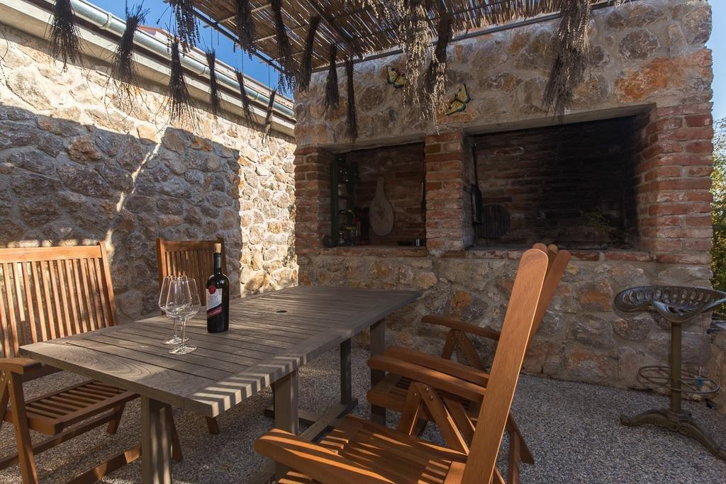 Villa Menta 2 2445