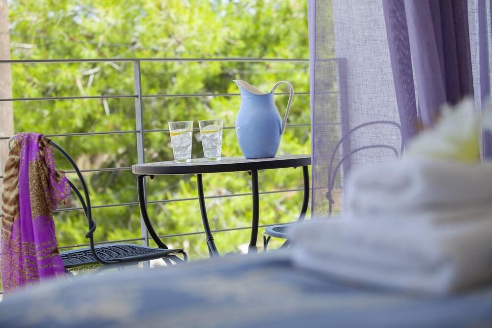 Mesogi Stone Cottage Room