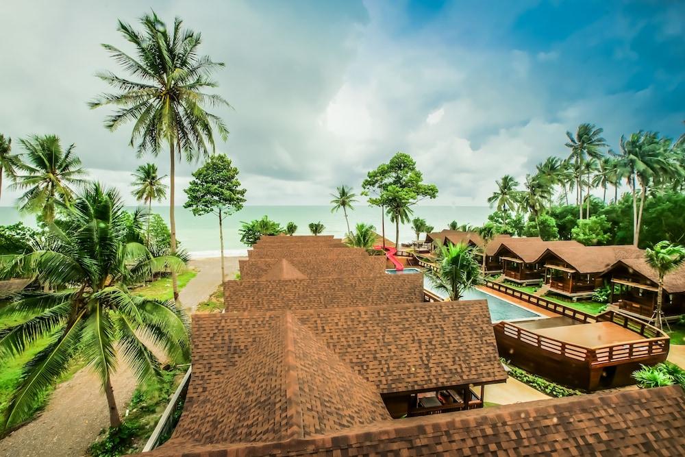 Khanom Cabana Beach Resort Exterior