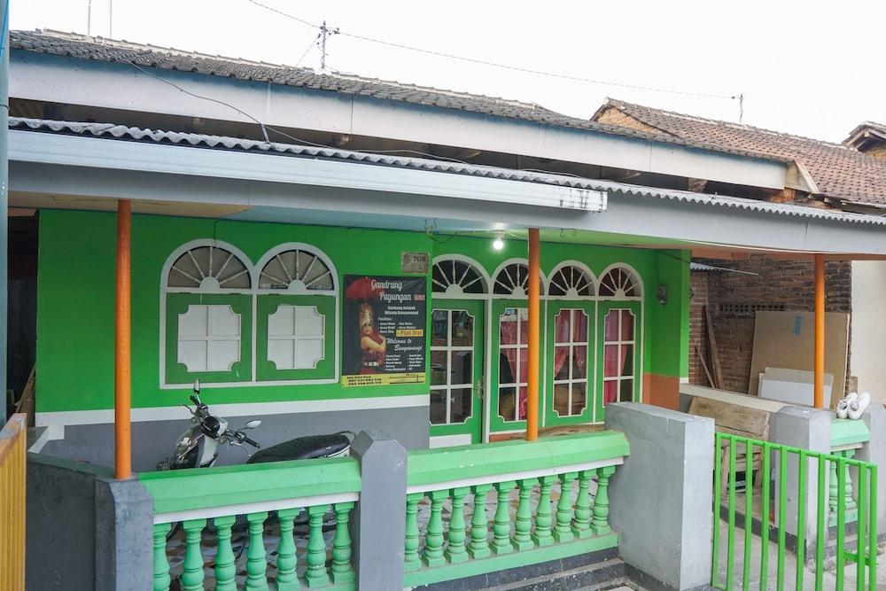 هوتل أو جاندرونج بايونجان فاميلي إننيارستاسيون بانيوانغي كوتا المنطقة الخارجية