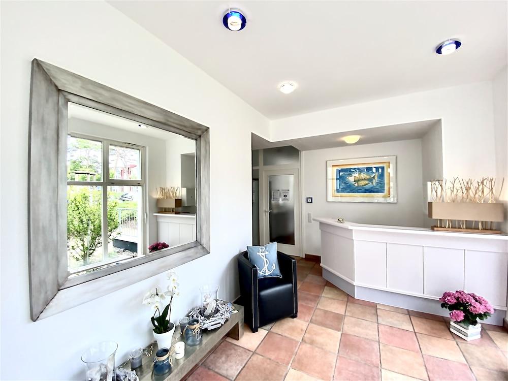 بنزيون آم مير