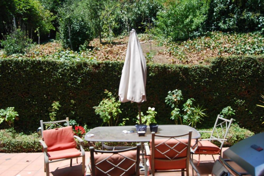 بد آند بريكفاست إن هوليوود هيلز المنطقة المحيطة بالمنشأة