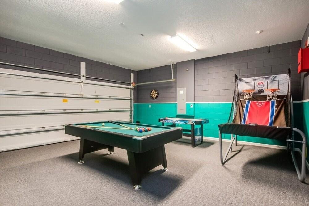 سولارا ريزورت 9 بدروم 6 باث روم ريزورت فيلا غرفة الألعاب