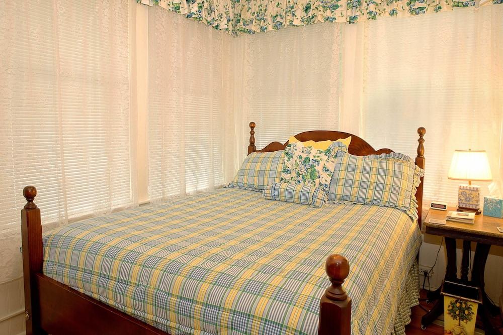 فيليب ويذ سميث بد آند بريكفاست أخرى