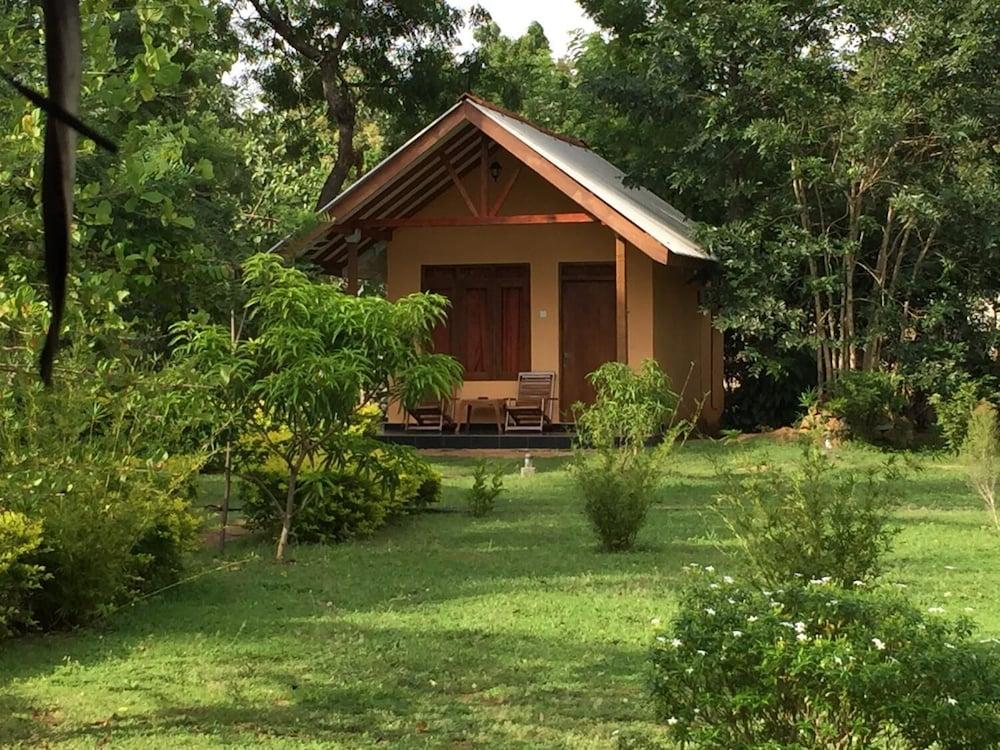 Liyon Rest Exterior