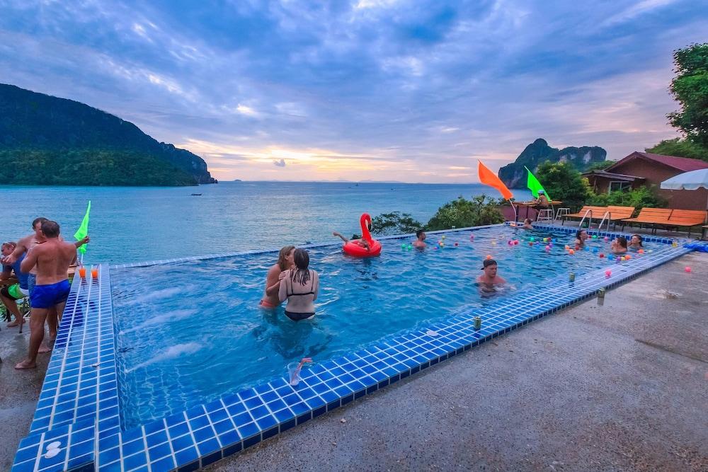 Phuphaya Seaview Resort