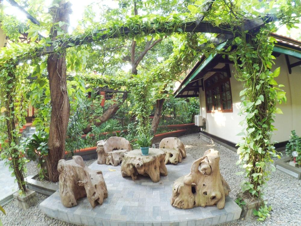 Sapta Nawa Resort 1 Gresik Property Grounds