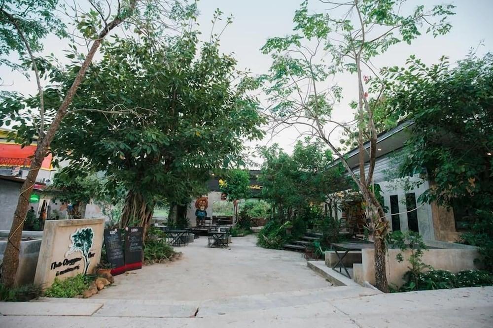 أوكسيجين هومز آند هيلز المنطقة المحيطة بالمنشأة