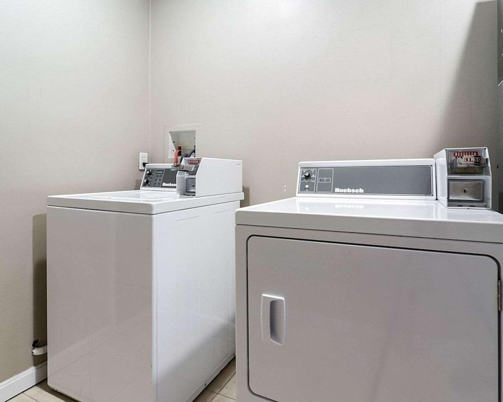 رودواي إن آند سويتس وليامز برج سنترال قاعة الاستقبال