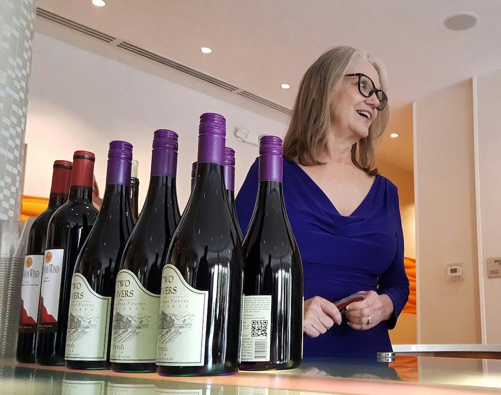 سبرنجهيل سويتس غراند جنكشن داونتاون/هيستوريك ماين ستريت الردهة