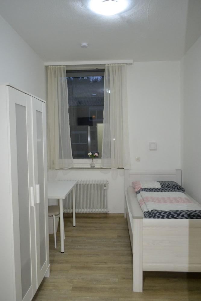 بنسيون هاي واي 3 سن استاد - بيليفيلد غرفة