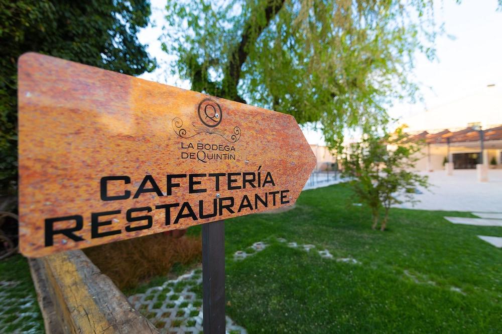 لا بوديجا دي كينتين المنطقة الخارجية