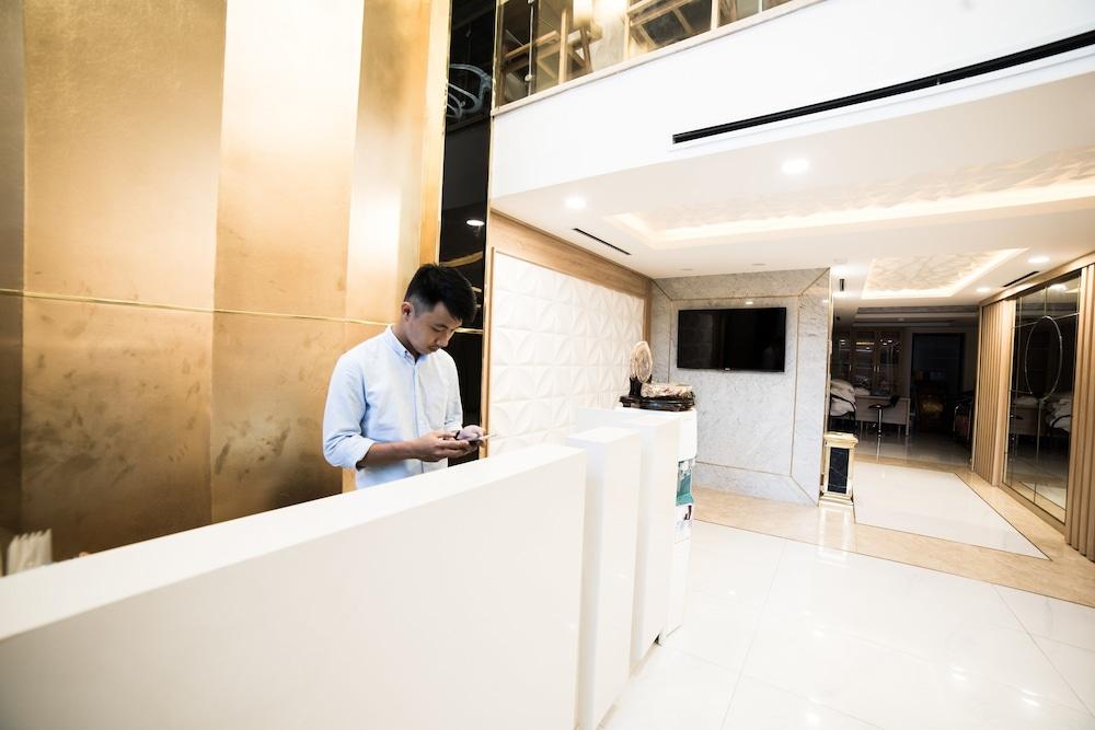Ruby Hotel Reception