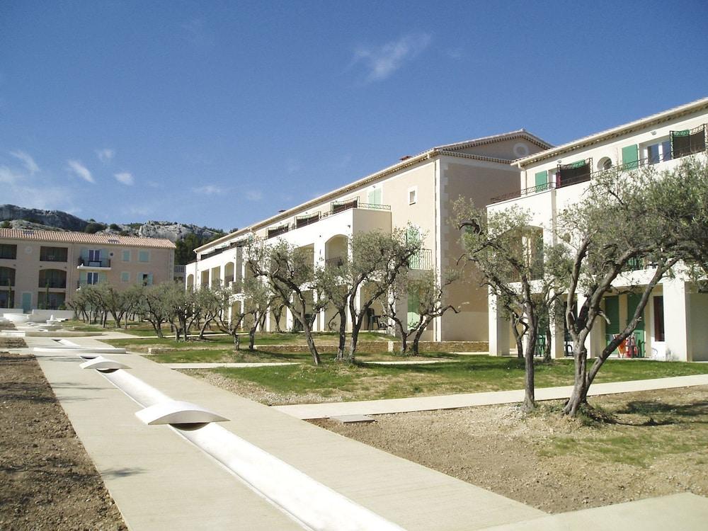 ريزيدنس لاجرانج فاكانس لو دومين دو بورجاك المنطقة الخارجية