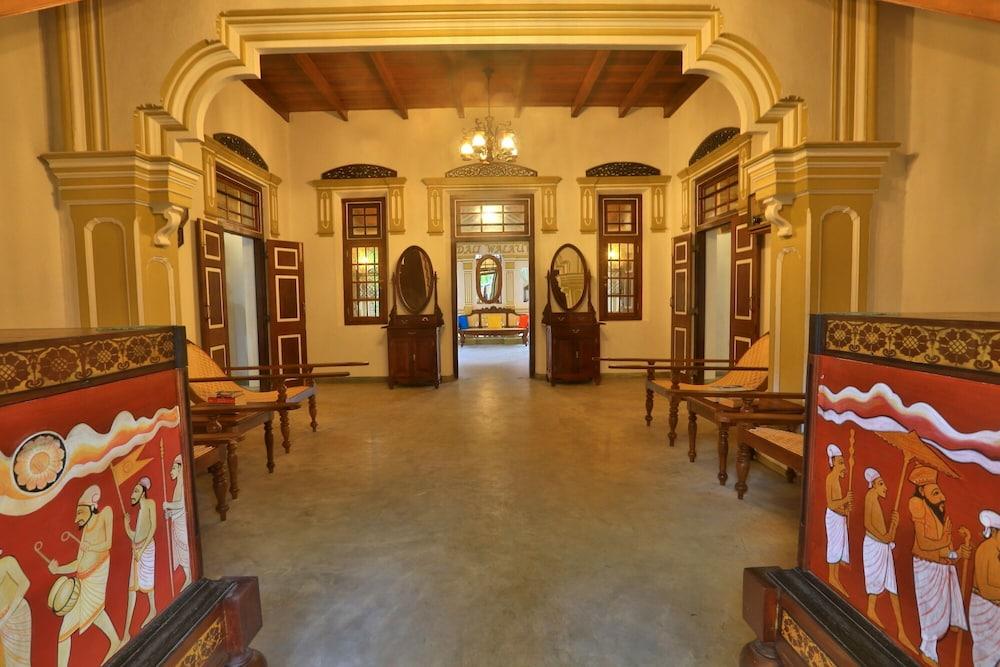 Sandali  Walauwa Interior