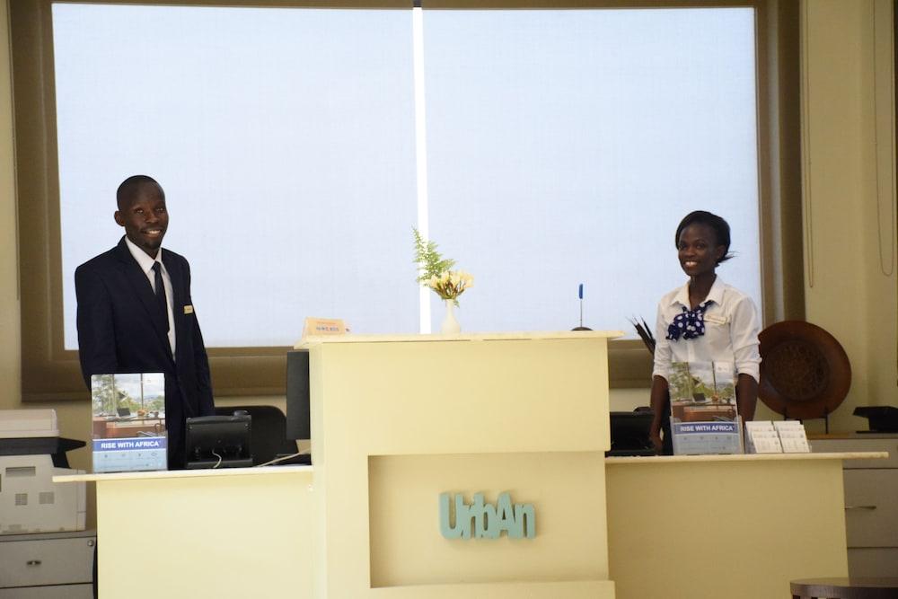 أوربان باي سيتي بلو، كامبالا منطقة الاستقبال