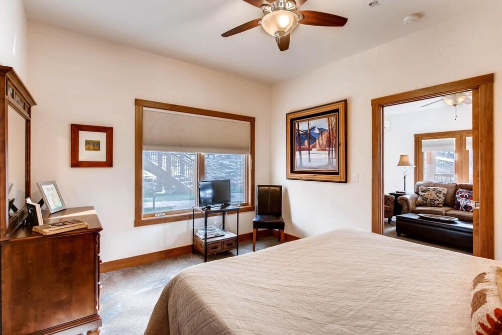 بلاك كانيون إن يونيت آف غرفة