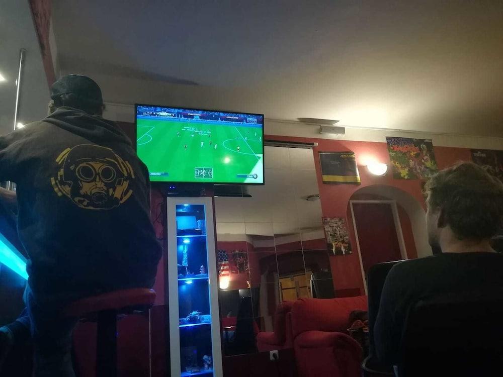 Red Point Game Room