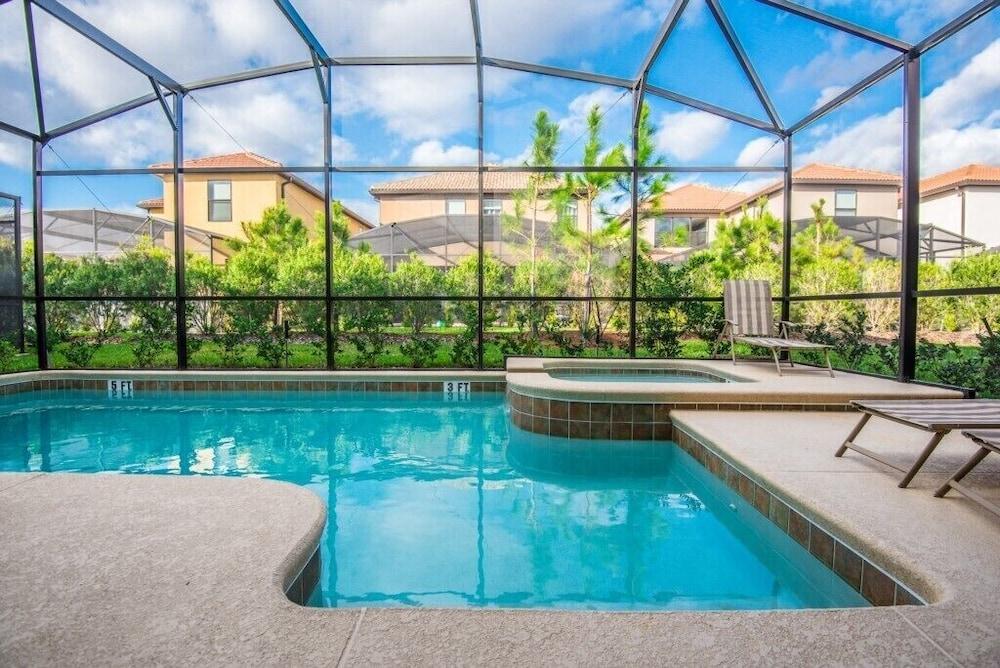 6 Bdrm 5 Bath in Solterra Resort Waterslide